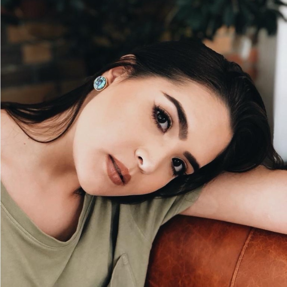 Meet your Posher, Alejandra